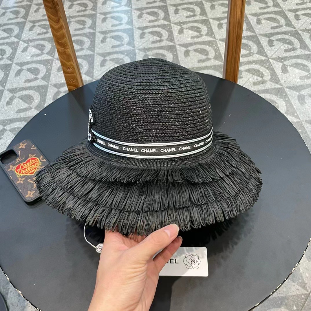 【CHANEL香奈儿】新款大牌小香风流苏盆帽草帽 夏天海边首选～新款材质编织而成～质感满分💯