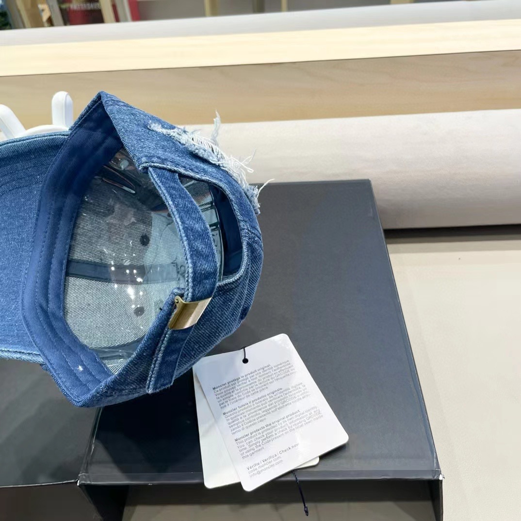 蒙口洗水做牛仔旧棒球帽火爆款技术升级，洗水做破的牛仔风街头风十足更符合现在时尚小哥哥小姐姐的style，