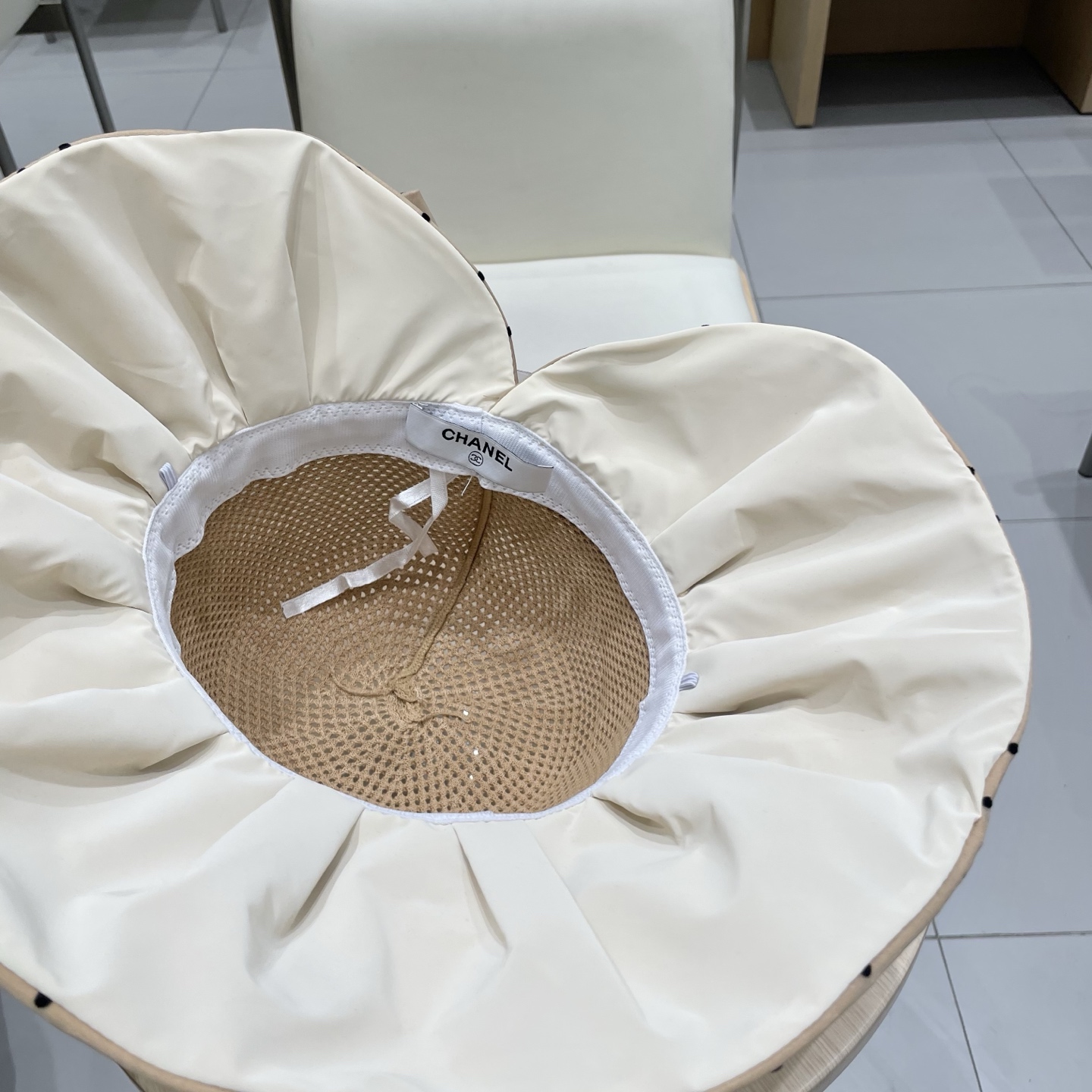  Chanel香奈儿春夏新款时尚波点大沿遮阳女渔夫帽度假遮脸防晒帽户外休闲太阳帽