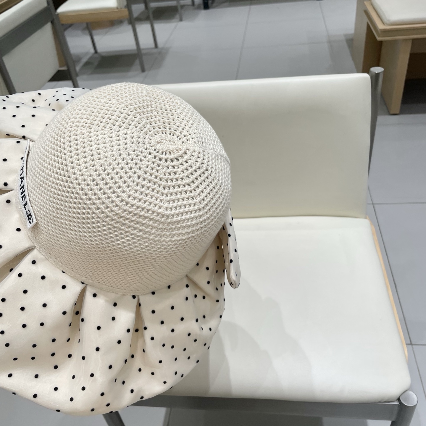  Chanel香奈儿春夏新款时尚波点大沿遮阳女渔夫帽度假遮脸防晒帽户外休闲太阳帽