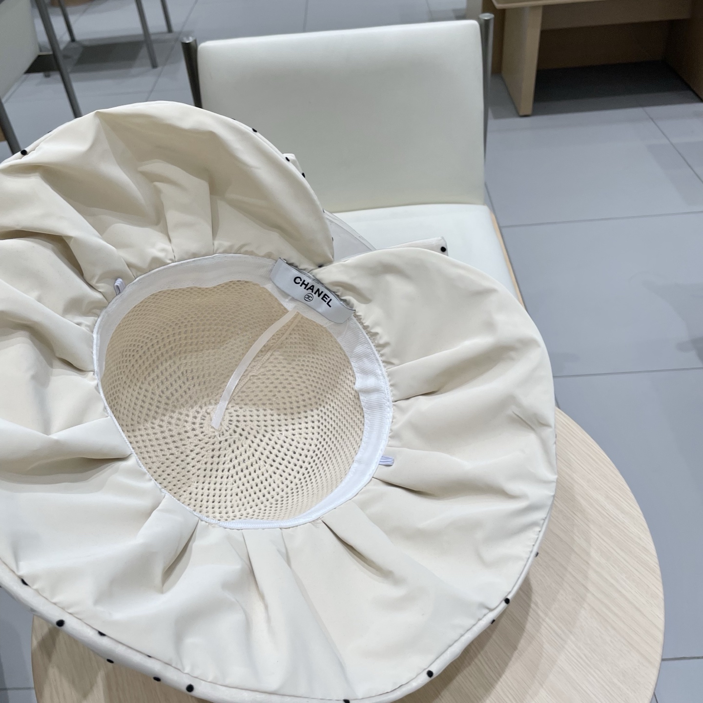  Chanel香奈儿春夏新款时尚波点大沿遮阳女渔夫帽度假遮脸防晒帽户外休闲太阳帽