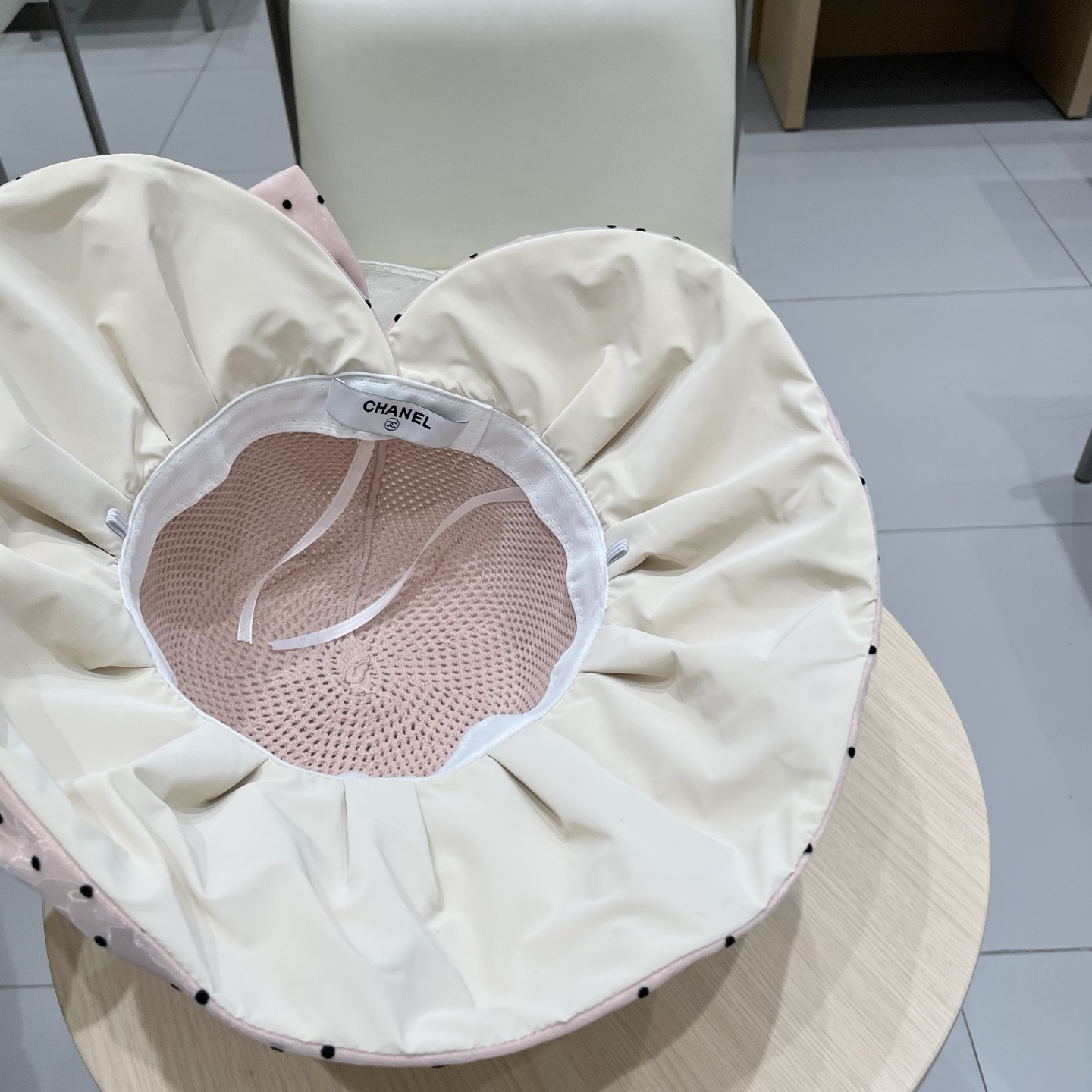  Chanel香奈儿春夏新款时尚波点大沿遮阳女渔夫帽度假遮脸防晒帽户外休闲太阳帽