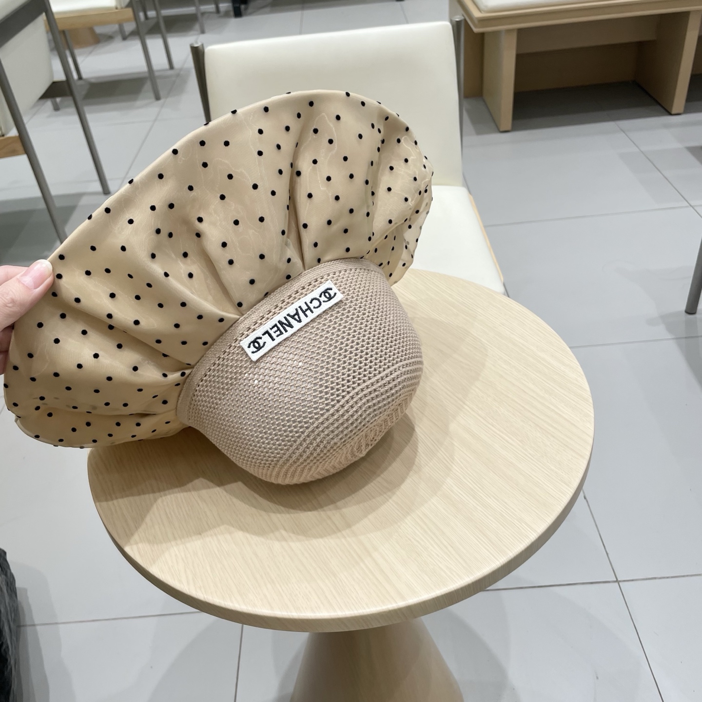  Chanel香奈儿春夏新款时尚波点大沿遮阳女渔夫帽度假遮脸防晒帽户外休闲太阳帽