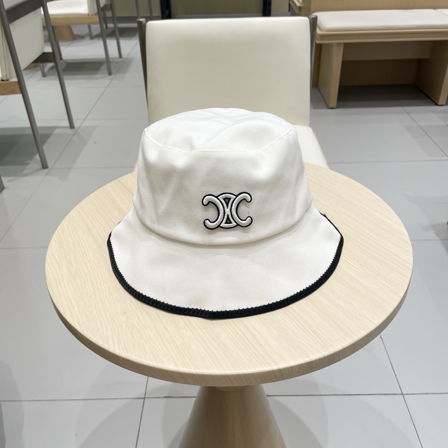 NO:221172,Celine Celine's new internet celebrity contrast bow fisherman hat women's summer sun protection sun hat face small basin hat fisherman hat baseball hat knit hat, hat, celine, espadrilles, hats19860909塞琳celine新款网红撞色蝴蝶结渔夫帽子女夏季防晒遮阳太阳帽显脸小盆帽帽子渔夫帽棒球帽针织帽,帽子,celine,espadrilles,hats,hat