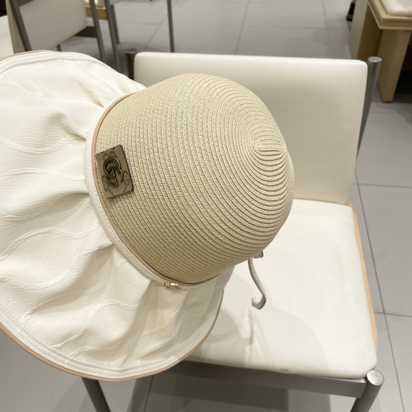  GUCCI古奇夏季防晒遮阳帽百搭大檐镂空出行时尚太阳帽蝴蝶结户外旅游沙滩帽