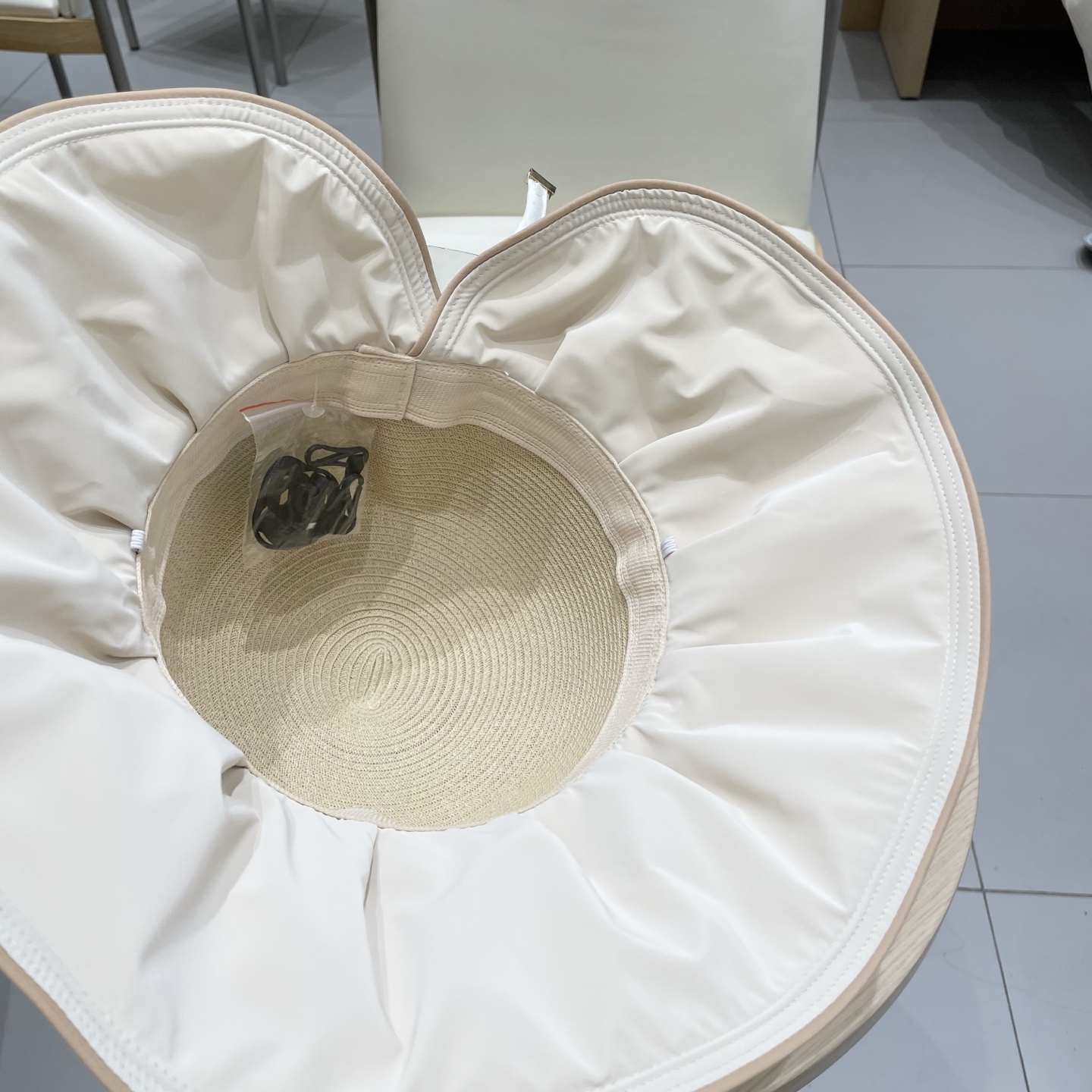  GUCCI古奇夏季防晒遮阳帽百搭大檐镂空出行时尚太阳帽蝴蝶结户外旅游沙滩帽