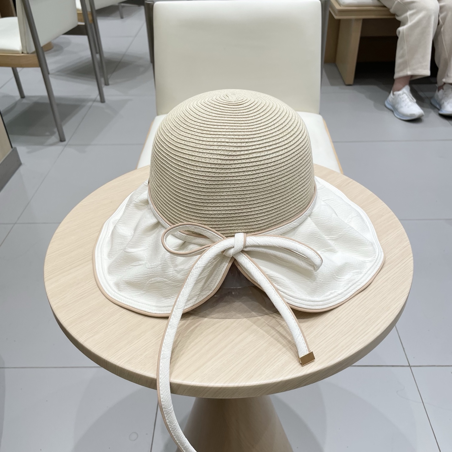  GUCCI古奇夏季防晒遮阳帽百搭大檐镂空出行时尚太阳帽蝴蝶结户外旅游沙滩帽