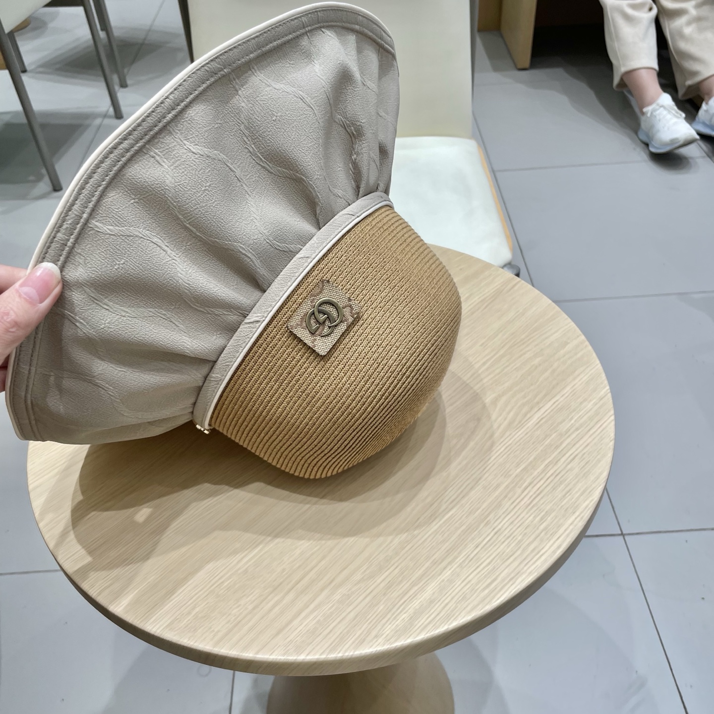  GUCCI古奇夏季防晒遮阳帽百搭大檐镂空出行时尚太阳帽蝴蝶结户外旅游沙滩帽