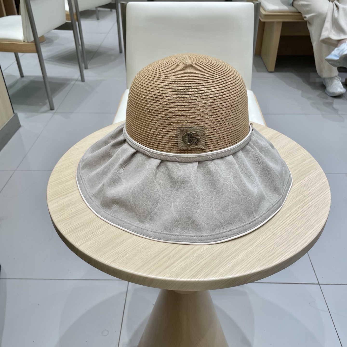  GUCCI古奇夏季防晒遮阳帽百搭大檐镂空出行时尚太阳帽蝴蝶结户外旅游沙滩帽