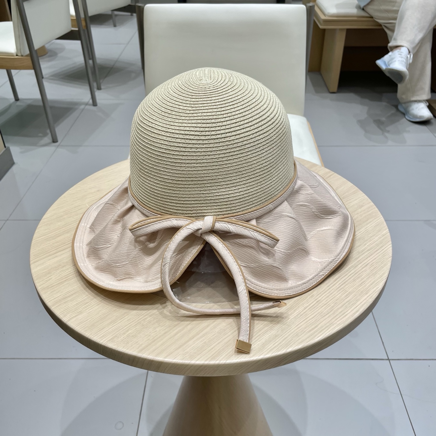  GUCCI古奇夏季防晒遮阳帽百搭大檐镂空出行时尚太阳帽蝴蝶结户外旅游沙滩帽