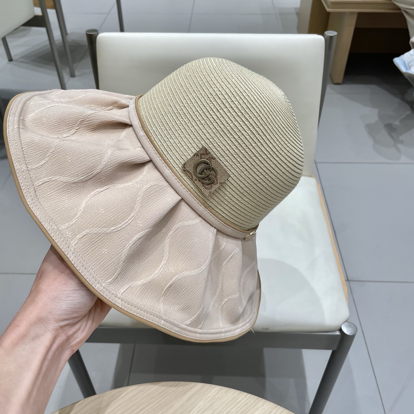  GUCCI古奇夏季防晒遮阳帽百搭大檐镂空出行时尚太阳帽蝴蝶结户外旅游沙滩帽