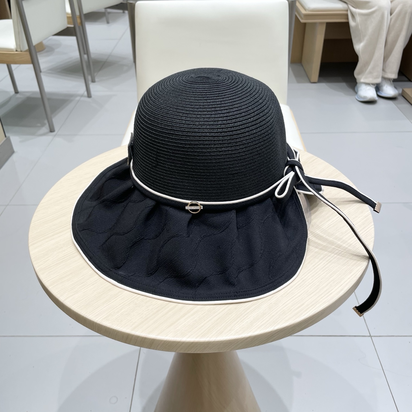  GUCCI古奇夏季防晒遮阳帽百搭大檐镂空出行时尚太阳帽蝴蝶结户外旅游沙滩帽