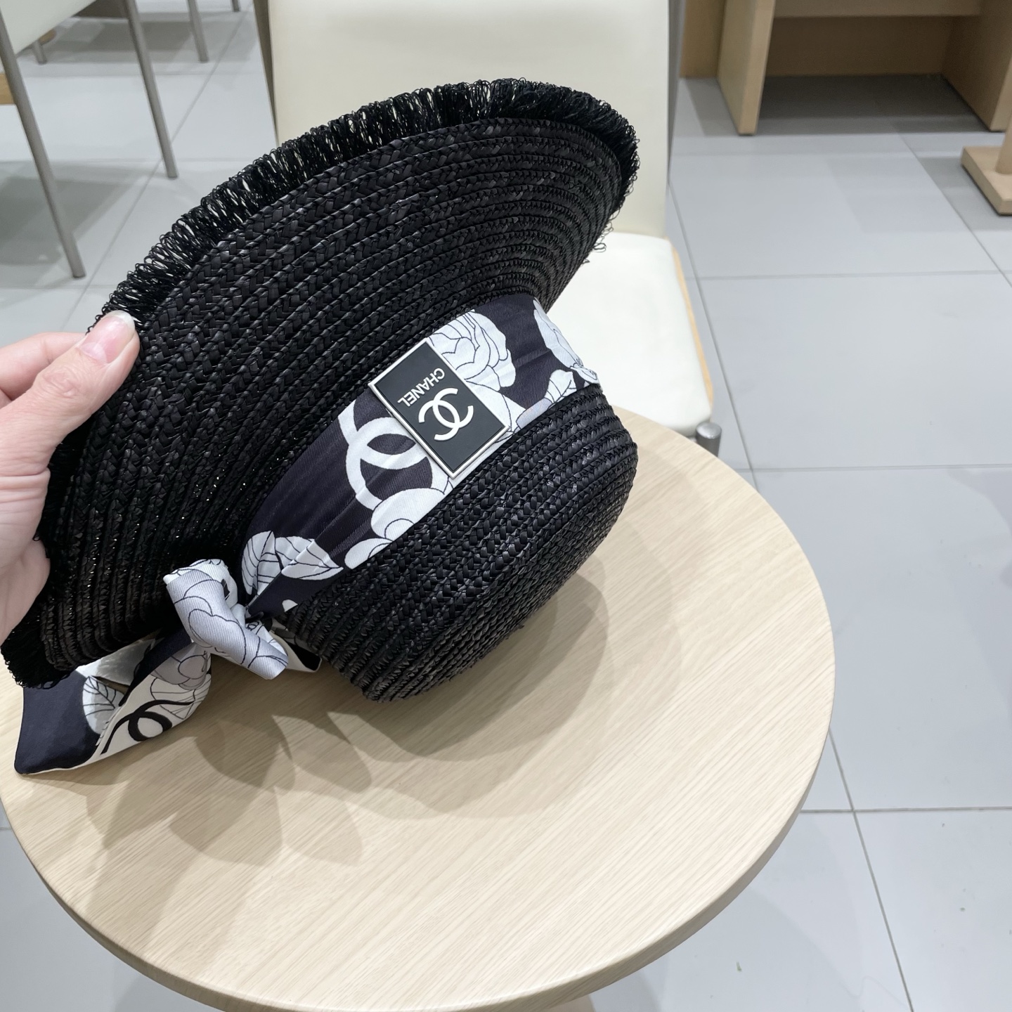 新款Chanel香奈儿草帽，高端定制缎面zhidi蝴蝶结平顶礼帽，日本支持制作，高端缎面织带蝴蝶结，遮阳