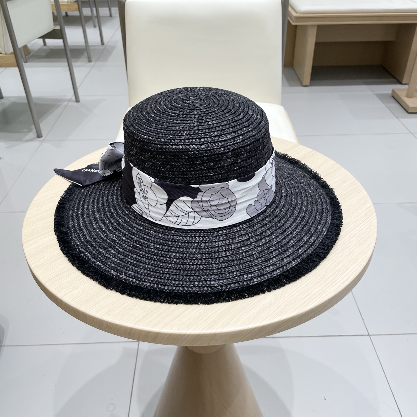 新款Chanel香奈儿草帽，高端定制缎面zhidi蝴蝶结平顶礼帽，日本支持制作，高端缎面织带蝴蝶结，遮阳
