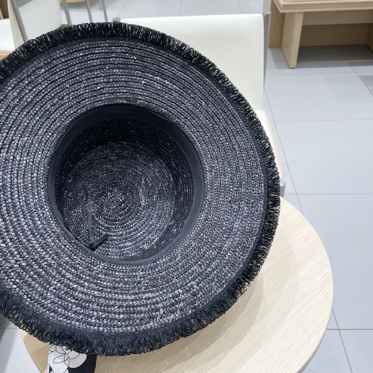 新款Chanel香奈儿草帽，高端定制缎面zhidi蝴蝶结平顶礼帽，日本支持制作，高端缎面织带蝴蝶结，遮阳