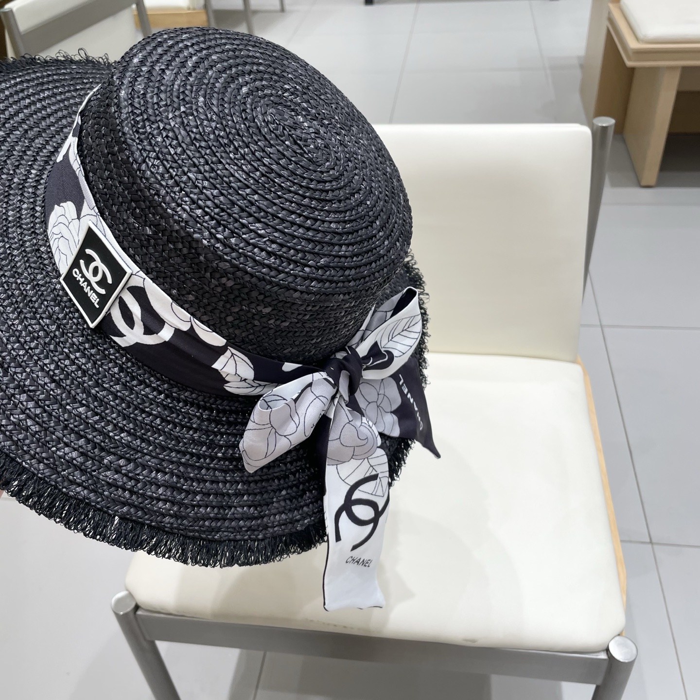 新款Chanel香奈儿草帽，高端定制缎面zhidi蝴蝶结平顶礼帽，日本支持制作，高端缎面织带蝴蝶结，遮阳