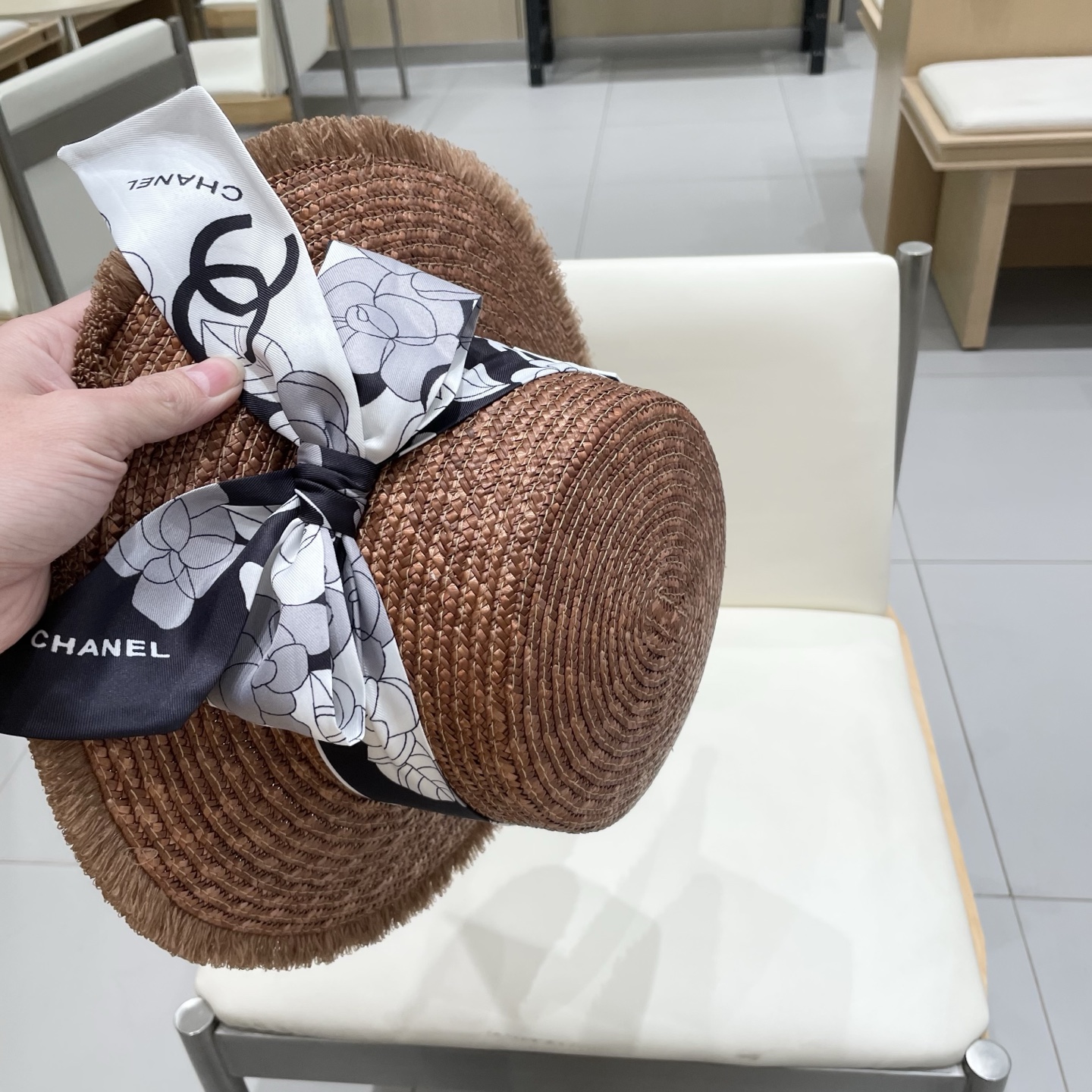 新款Chanel香奈儿草帽，高端定制缎面zhidi蝴蝶结平顶礼帽，日本支持制作，高端缎面织带蝴蝶结，遮阳