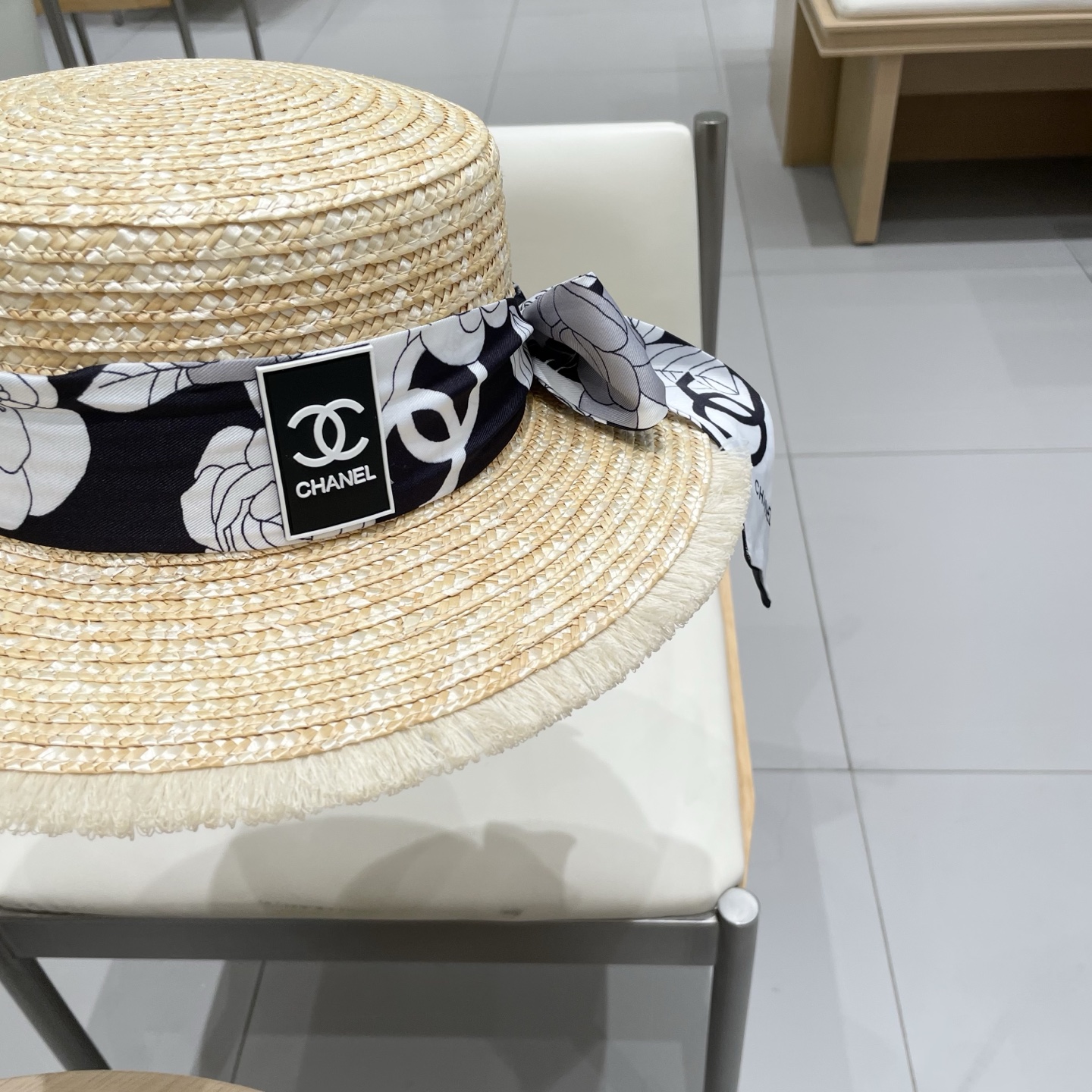 新款Chanel香奈儿草帽，高端定制缎面zhidi蝴蝶结平顶礼帽，日本支持制作，高端缎面织带蝴蝶结，遮阳