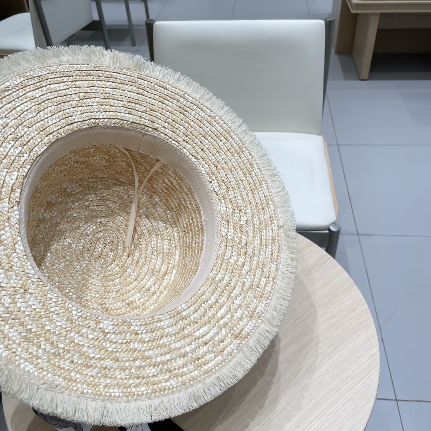 新款Chanel香奈儿草帽，高端定制缎面zhidi蝴蝶结平顶礼帽，日本支持制作，高端缎面织带蝴蝶结，遮阳