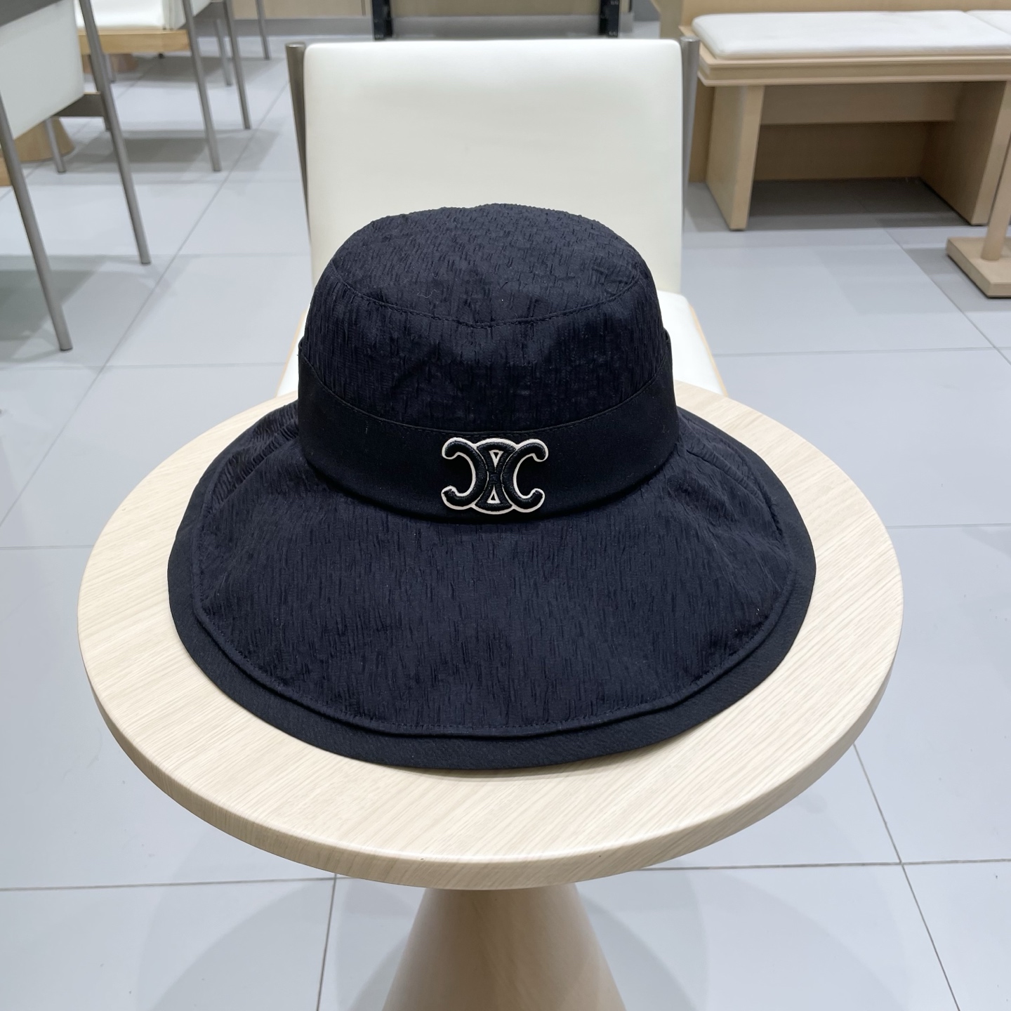 NO:225648,celine Celine Fisherman Hat with Bow with Bow in Spring and Summer Travel Elegant Temperament Sunscreen Basin Hat Showing Face Small Trendy Hat Straw Hat Fisherman Hat Baseball Hat Knitted Hat, Hats, Celine, espadrilles, Hats19860909celine塞琳大檐蝴蝶结渔夫帽子女春夏出游优雅气质遮阳防晒盆帽显脸小潮帽子草帽渔夫帽棒球帽针织帽,帽子,celine,espadrilles,hats,hat