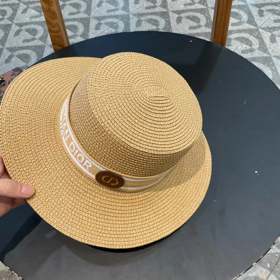  Dior迪奥新款草帽，高密度制作，一顶超级有品位的草帽了~出街首选！帽型超美腻颜色妥妥，轻便携带！小仙