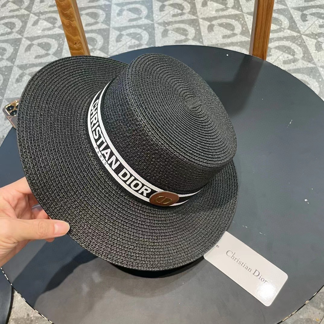  Dior迪奥新款草帽，高密度制作，一顶超级有品位的草帽了~出街首选！帽型超美腻颜色妥妥，轻便携带！小仙