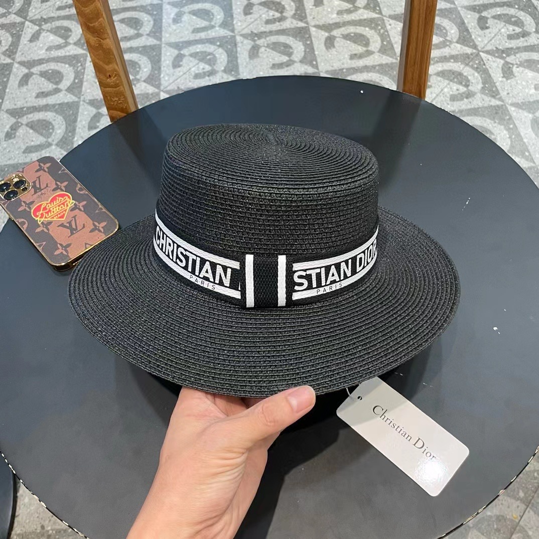  Dior迪奥新款草帽，高密度制作，一顶超级有品位的草帽了~出街首选！帽型超美腻颜色妥妥，轻便携带！小仙
