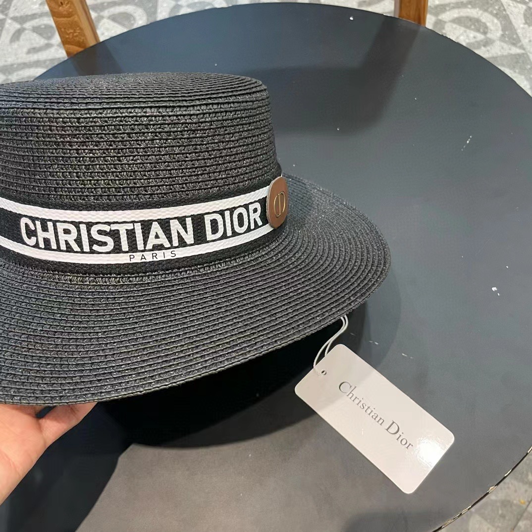  Dior迪奥新款草帽，高密度制作，一顶超级有品位的草帽了~出街首选！帽型超美腻颜色妥妥，轻便携带！小仙