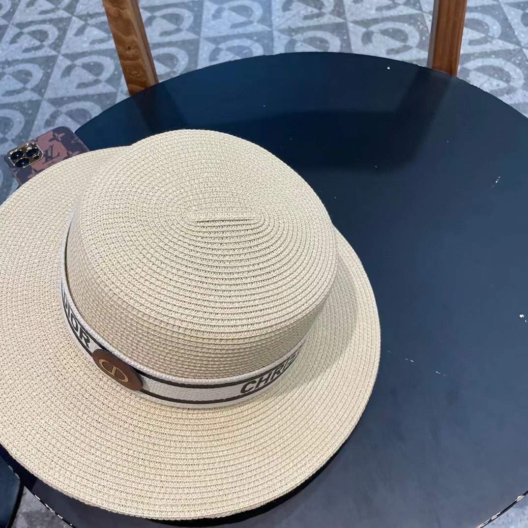  Dior迪奥新款草帽，高密度制作，一顶超级有品位的草帽了~出街首选！帽型超美腻颜色妥妥，轻便携带！小仙