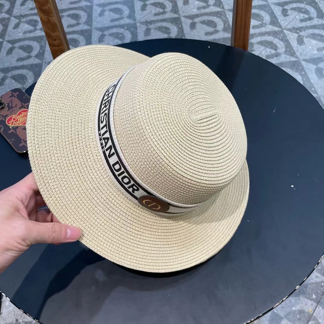 Dior迪奥新款草帽，高密度制作，一顶超级有品位的草帽了~出街首选！帽型超美腻颜色妥妥，轻便携带！小仙