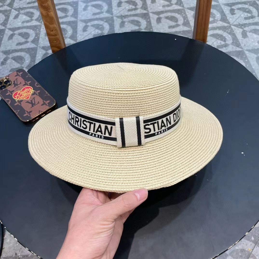  Dior迪奥新款草帽，高密度制作，一顶超级有品位的草帽了~出街首选！帽型超美腻颜色妥妥，轻便携带！小仙