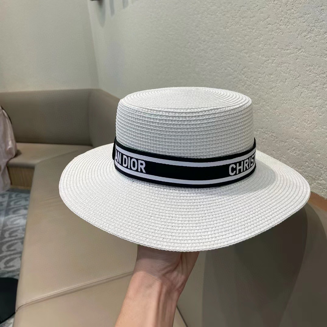  Dior迪奥新款草帽，高密度制作，一顶超级有品位的草帽了~出街首选！帽型超美腻颜色妥妥，轻便携带！小仙