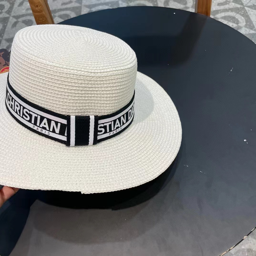  Dior迪奥新款草帽，高密度制作，一顶超级有品位的草帽了~出街首选！帽型超美腻颜色妥妥，轻便携带！小仙