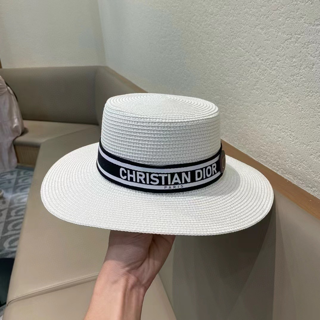  Dior迪奥新款草帽，高密度制作，一顶超级有品位的草帽了~出街首选！帽型超美腻颜色妥妥，轻便携带！小仙