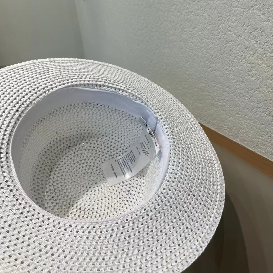  Dior迪奥官方款草帽，高密度制作，一顶超级有品位的草帽了~出街首选！帽型超美腻颜色妥妥，轻便携带！小