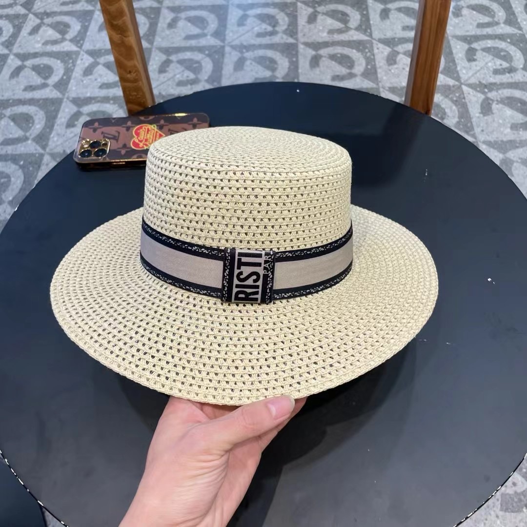  Dior迪奥官方款草帽，高密度制作，一顶超级有品位的草帽了~出街首选！帽型超美腻颜色妥妥，轻便携带！小