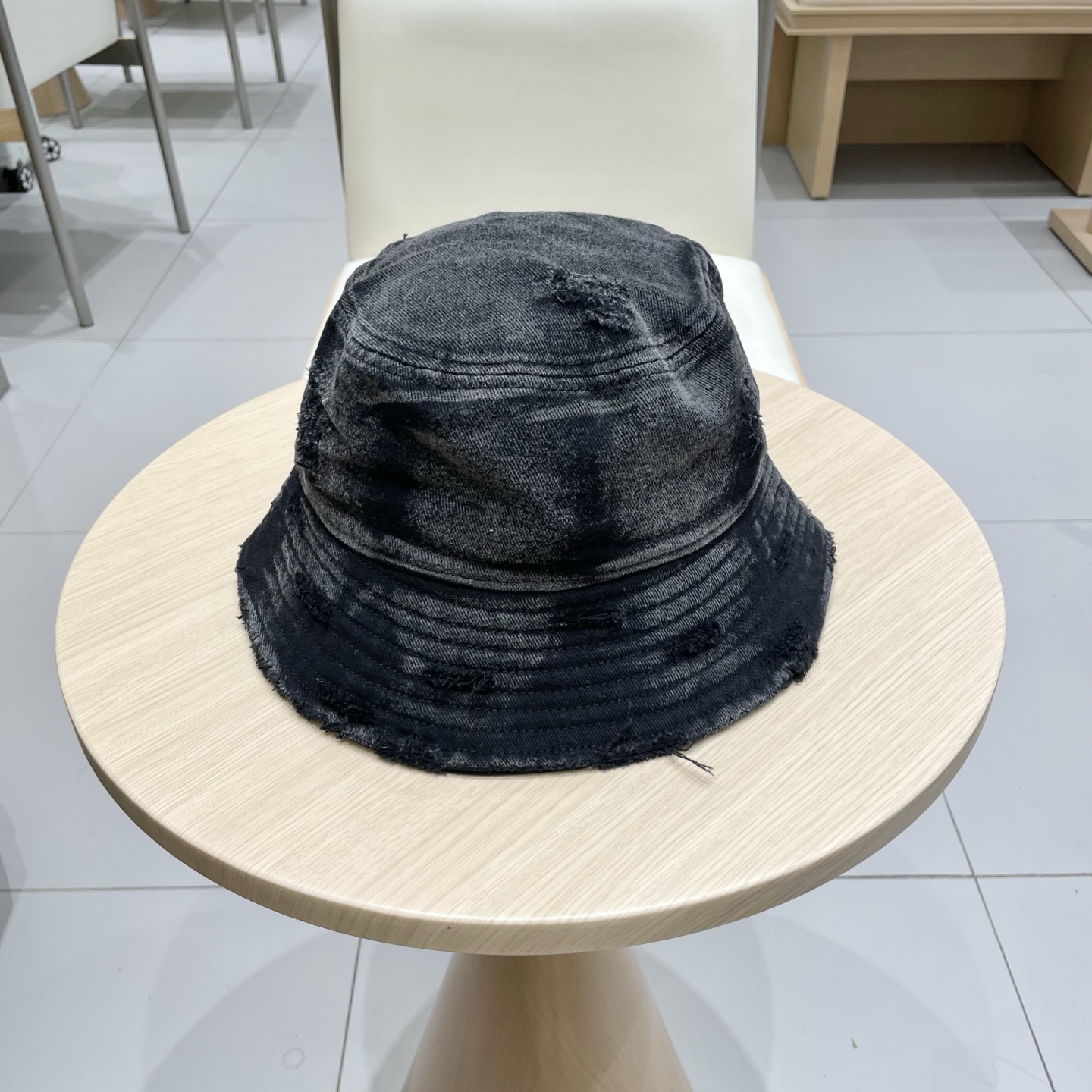   原单品质
GUCCI古奇渔夫帽👒官网新品火爆来袭 工艺非常精美 高档大气上档次！低调奢华，方便携带！