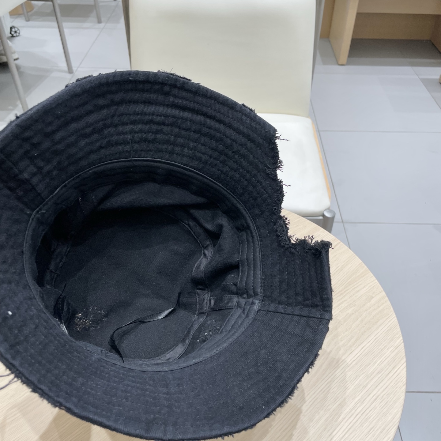   原单品质
GUCCI古奇渔夫帽👒官网新品火爆来袭 工艺非常精美 高档大气上档次！低调奢华，方便携带！