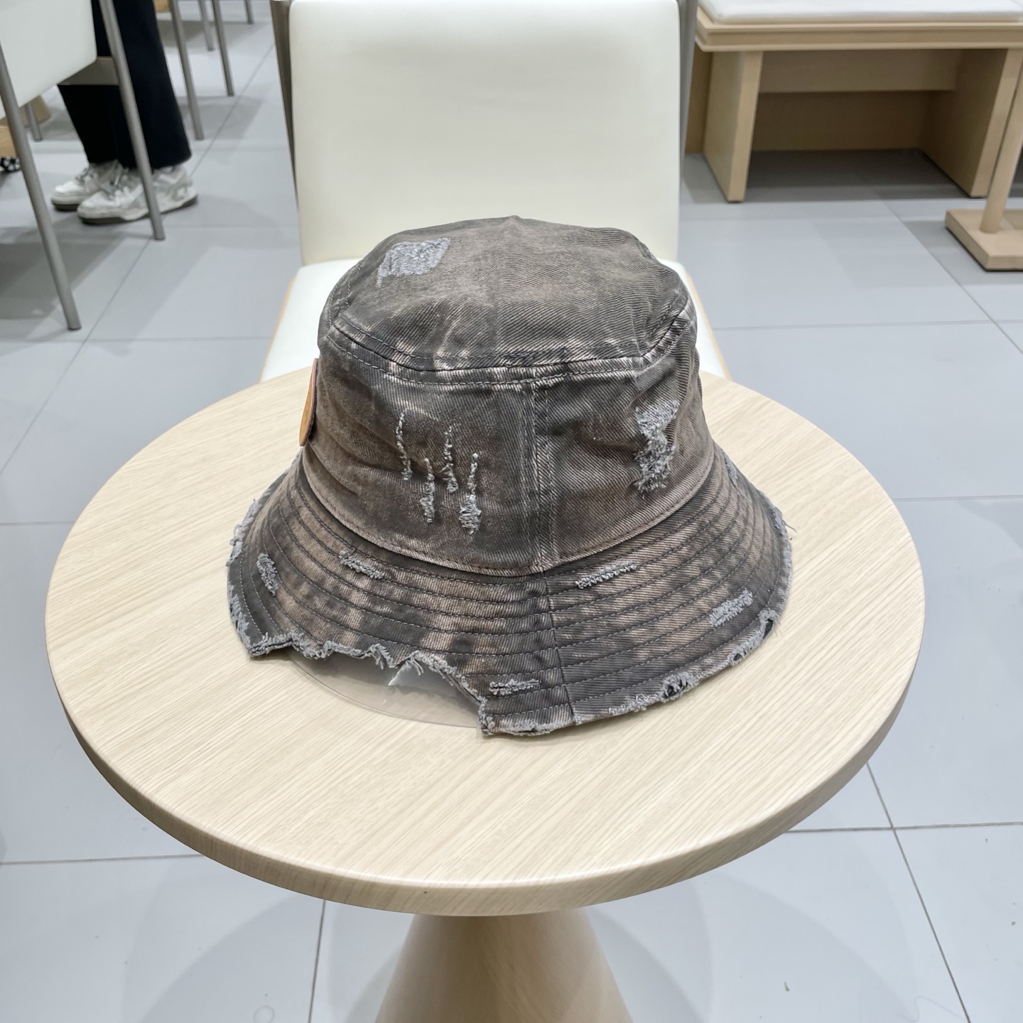   原单品质
GUCCI古奇渔夫帽👒官网新品火爆来袭 工艺非常精美 高档大气上档次！低调奢华，方便携带！