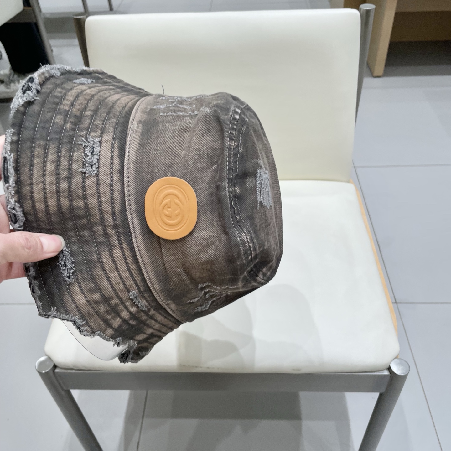   原单品质
GUCCI古奇渔夫帽👒官网新品火爆来袭 工艺非常精美 高档大气上档次！低调奢华，方便携带！