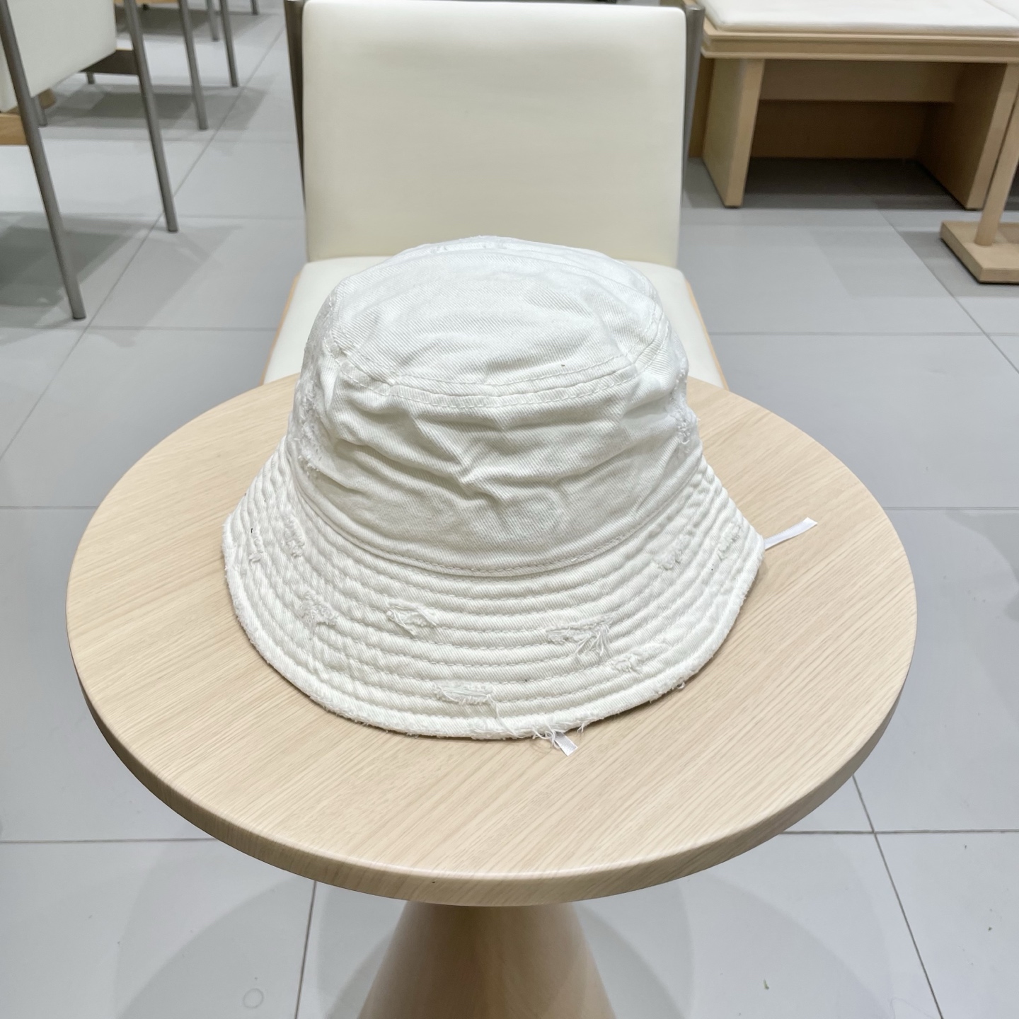   原单品质
GUCCI古奇渔夫帽👒官网新品火爆来袭 工艺非常精美 高档大气上档次！低调奢华，方便携带！