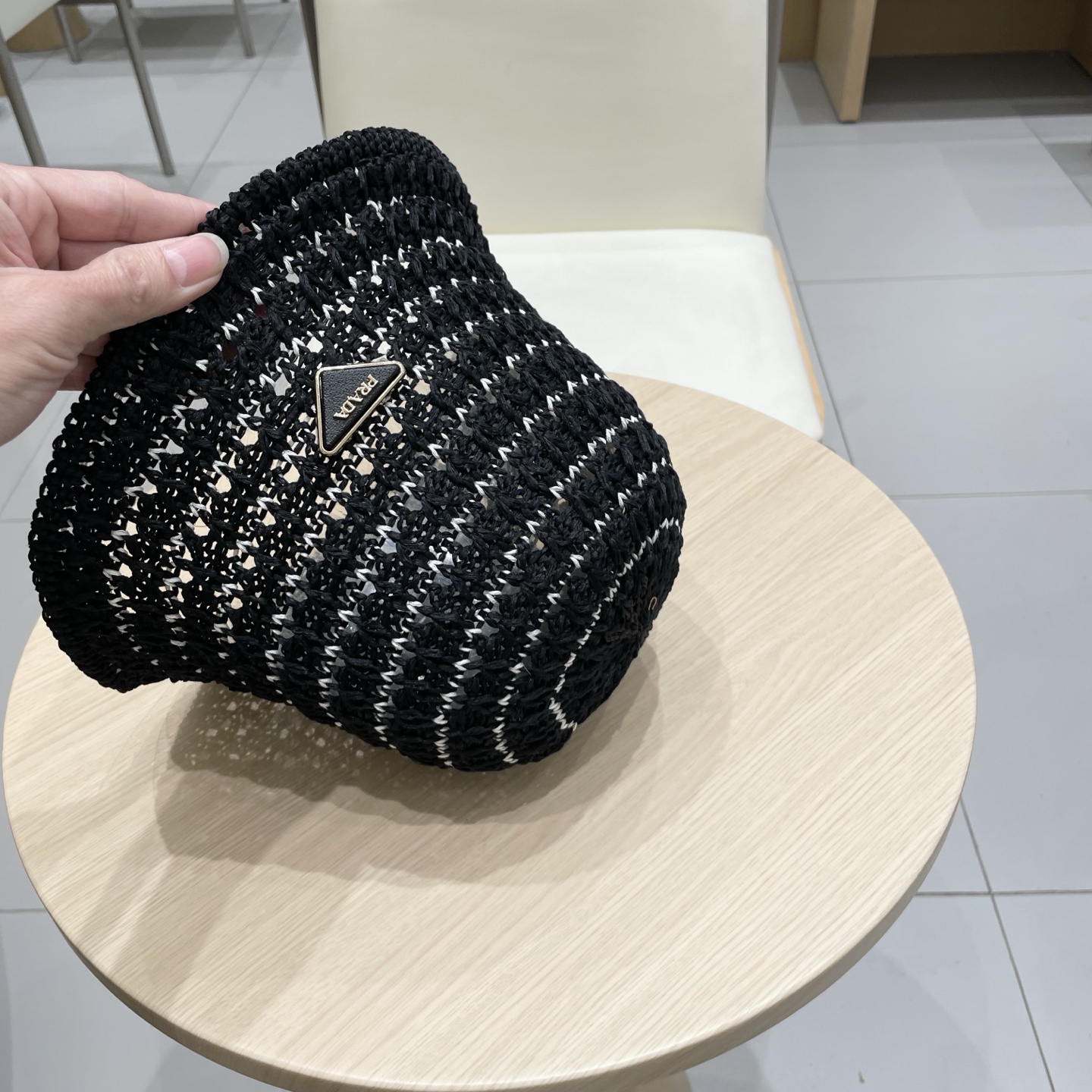 普拉达Prada针织镂空渔夫帽女夏2025 新款透气防晒遮阳帽水桶盆帽太阳帽子