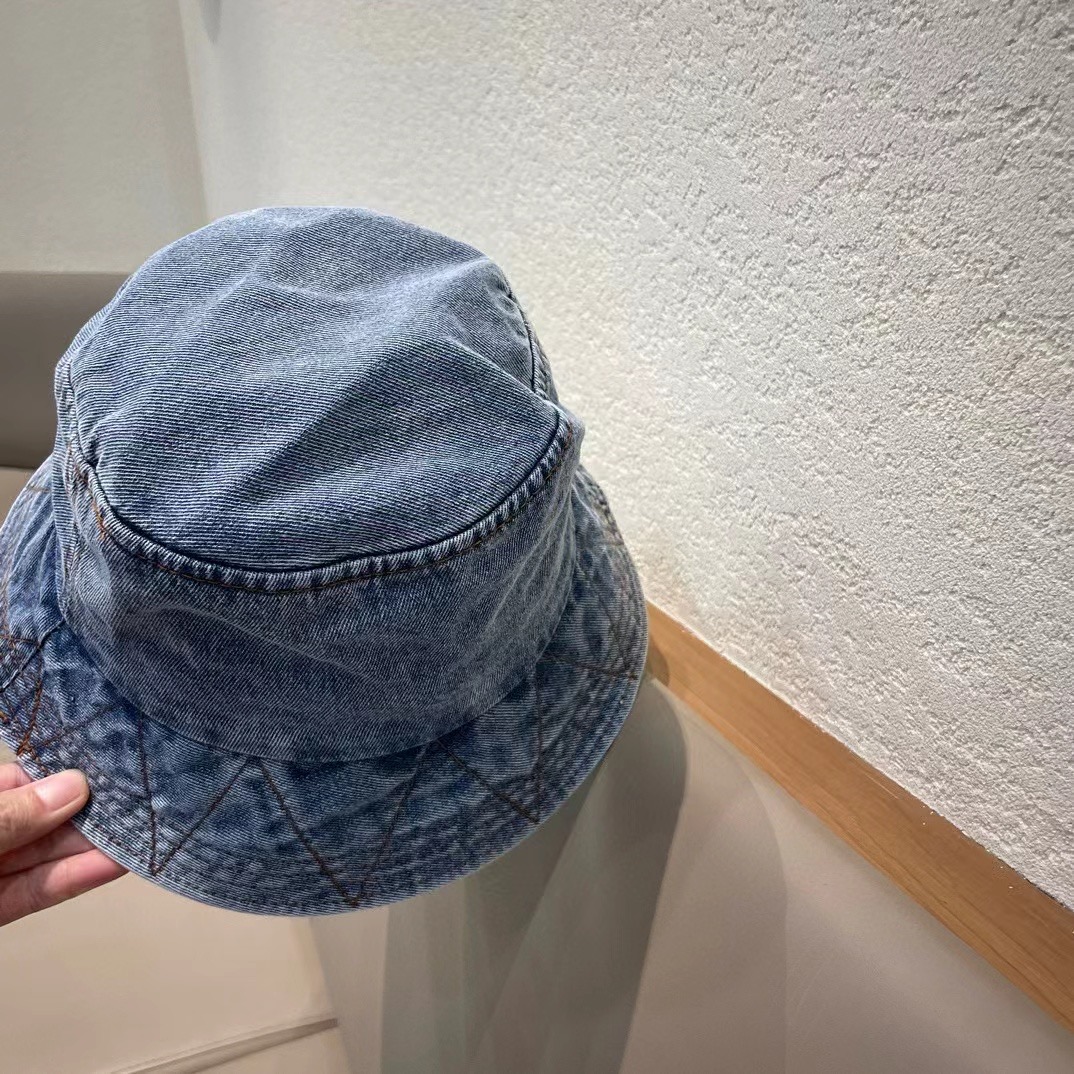 【PRADA普拉达】新款牛仔做旧款渔夫帽，男女款又好搭配，出街单品