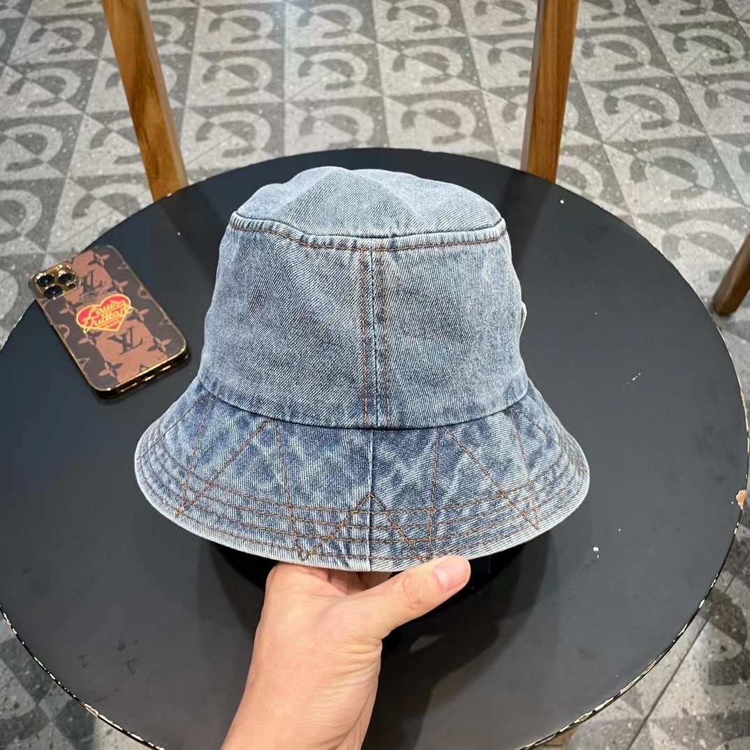 【PRADA普拉达】新款牛仔做旧款渔夫帽，男女款又好搭配，出街单品