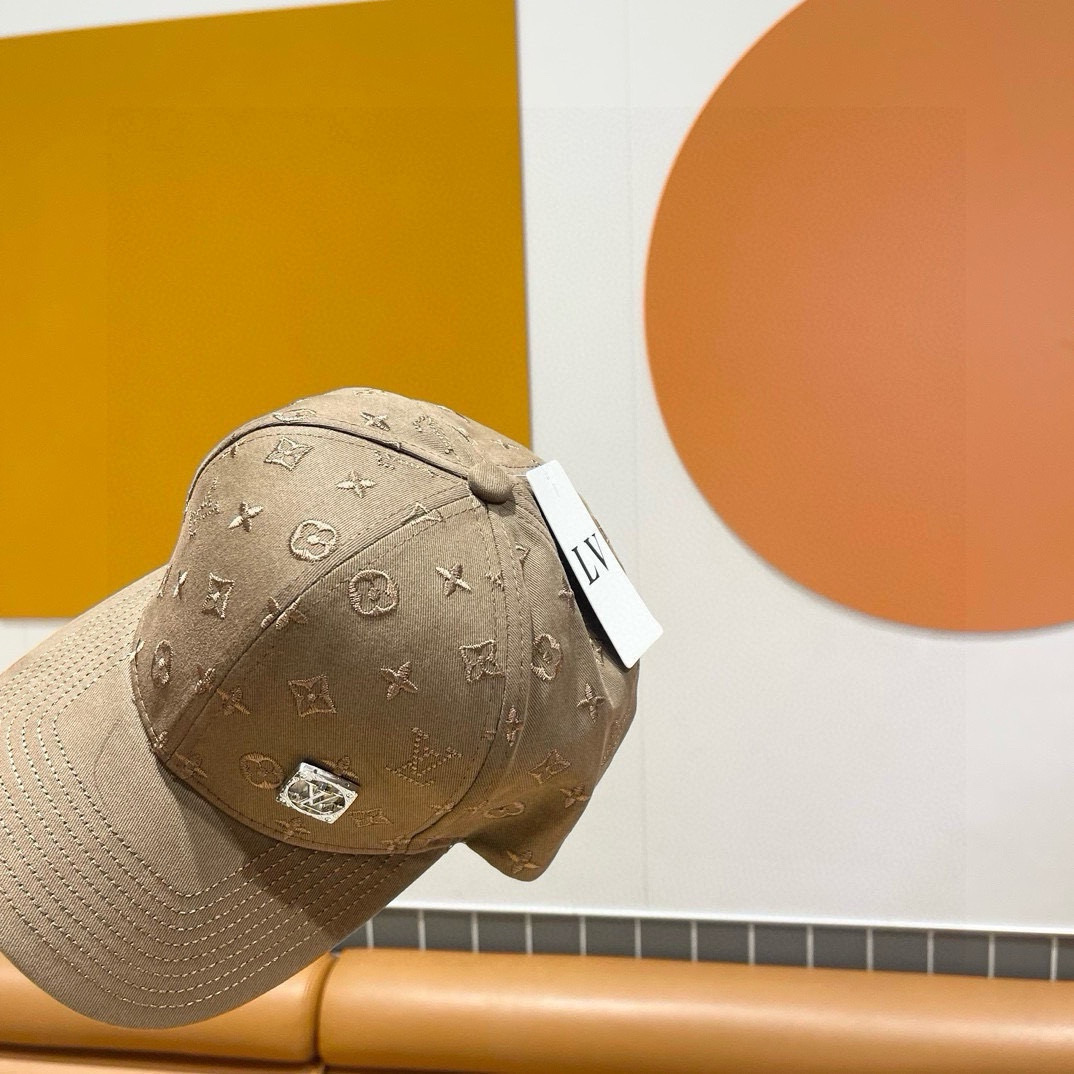  🧢路易威登棒球帽 LouisVuitton😍新款LV棒球帽，重工打造♥️高端大气，百搭款🤗男女通用！跑