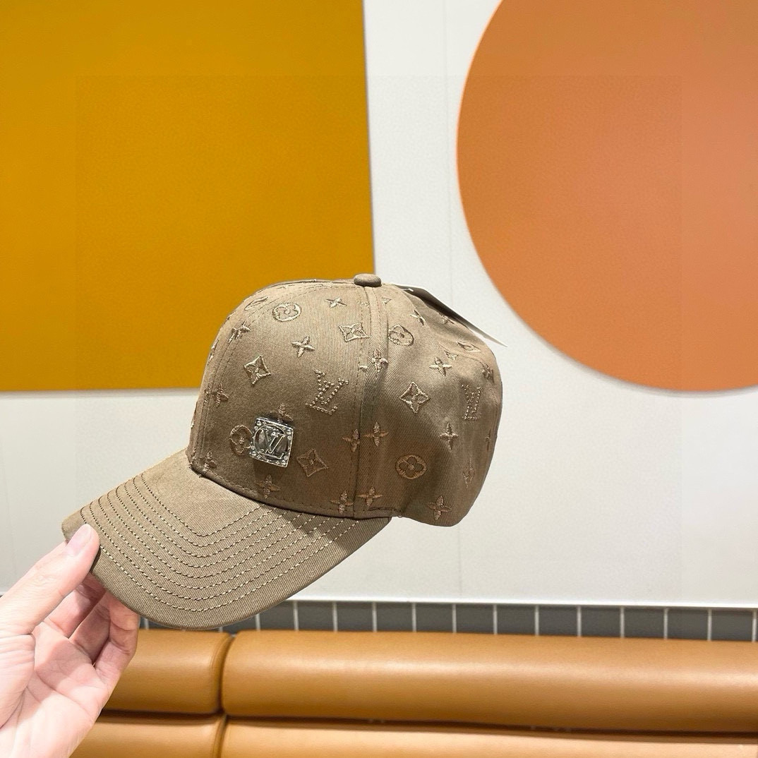  🧢路易威登棒球帽 LouisVuitton😍新款LV棒球帽，重工打造♥️高端大气，百搭款🤗男女通用！跑