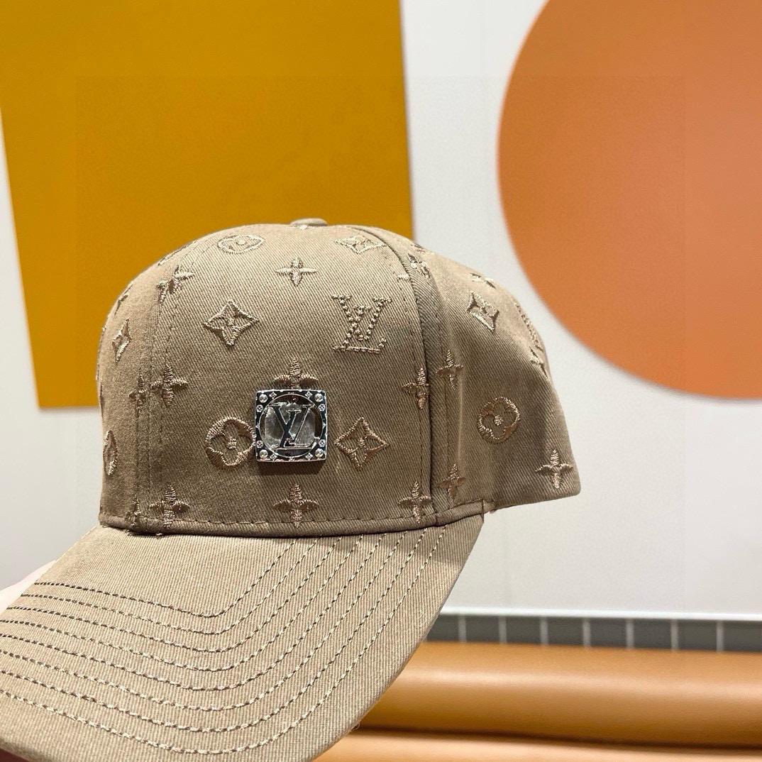  🧢路易威登棒球帽 LouisVuitton😍新款LV棒球帽，重工打造♥️高端大气，百搭款🤗男女通用！跑