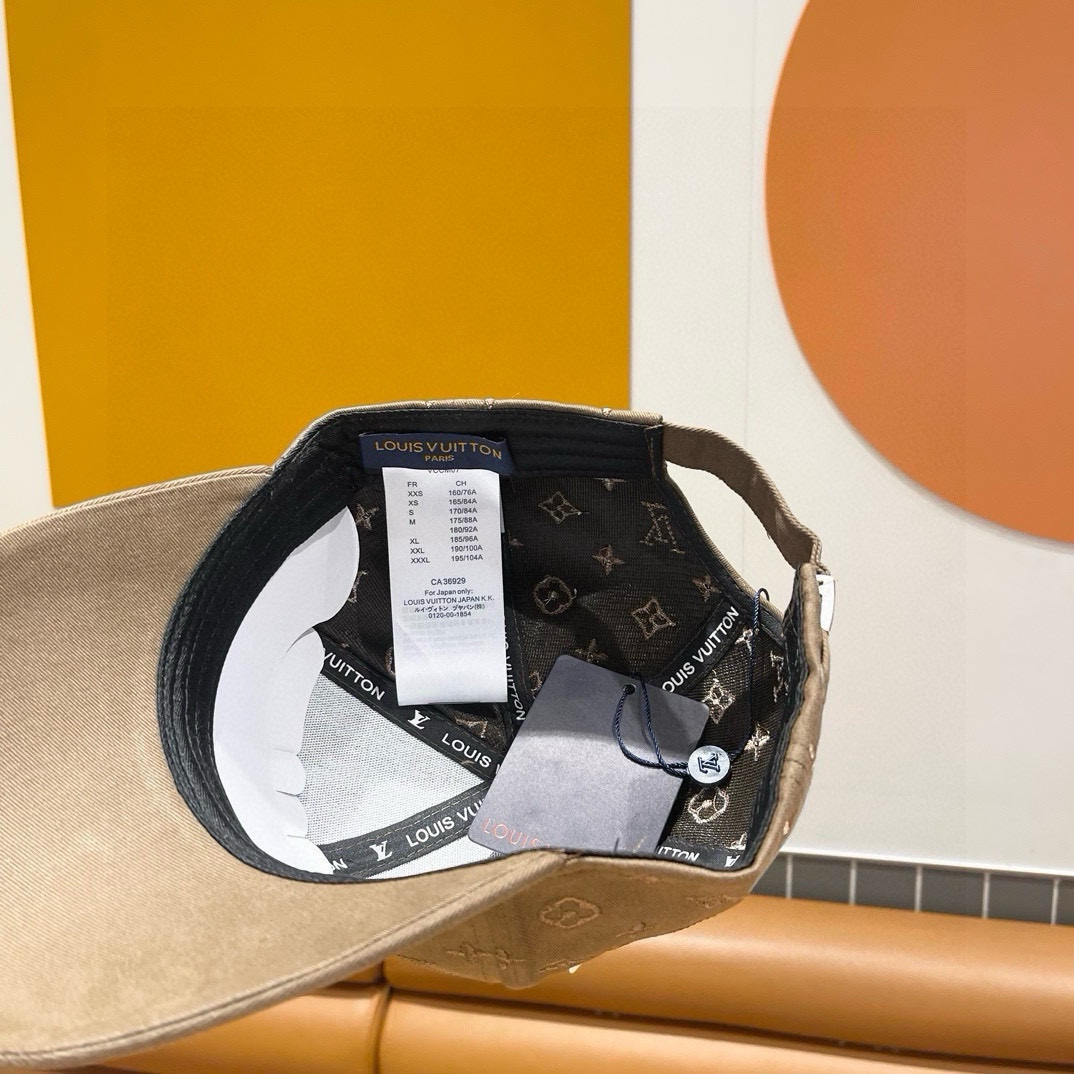  🧢路易威登棒球帽 LouisVuitton😍新款LV棒球帽，重工打造♥️高端大气，百搭款🤗男女通用！跑