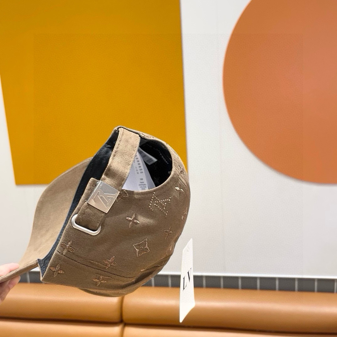  🧢路易威登棒球帽 LouisVuitton😍新款LV棒球帽，重工打造♥️高端大气，百搭款🤗男女通用！跑