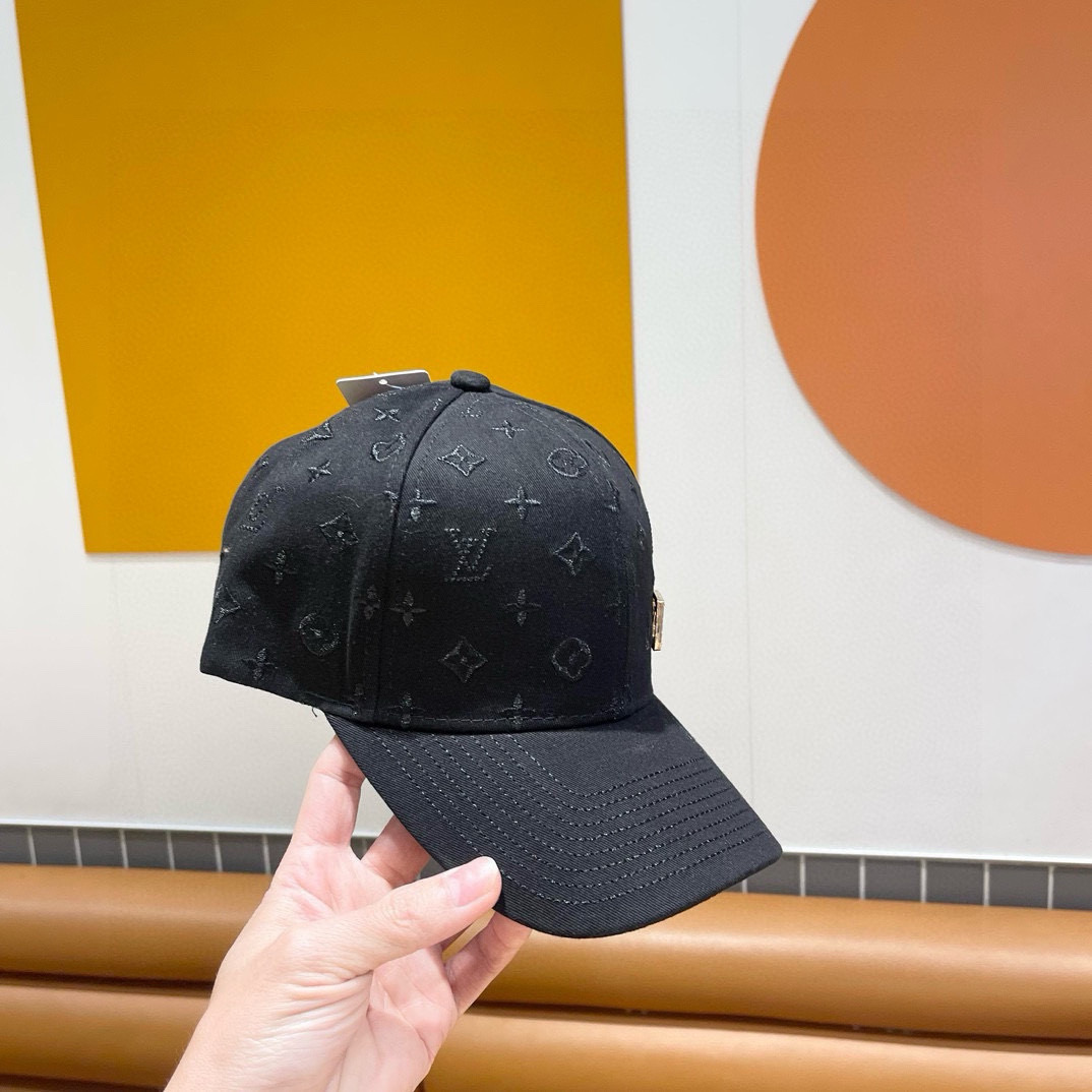  🧢路易威登棒球帽 LouisVuitton😍新款LV棒球帽，重工打造♥️高端大气，百搭款🤗男女通用！跑